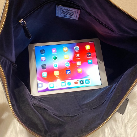 Coach - Picture 4 of 8